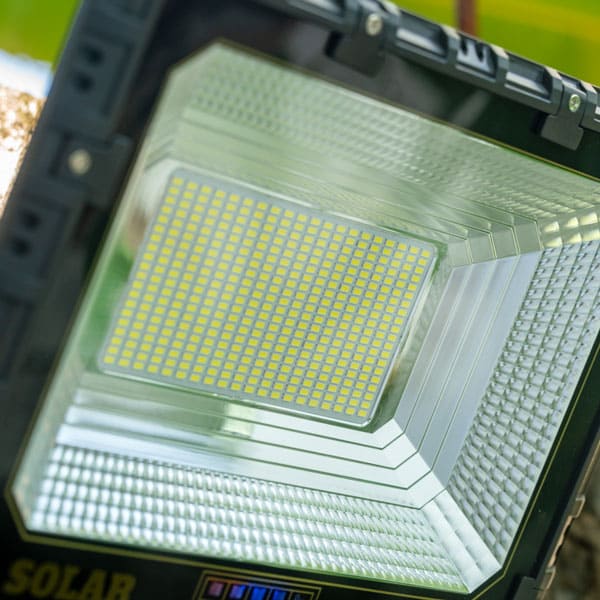 den-pha-nang-luong-mat-troi-saco-300w-h13