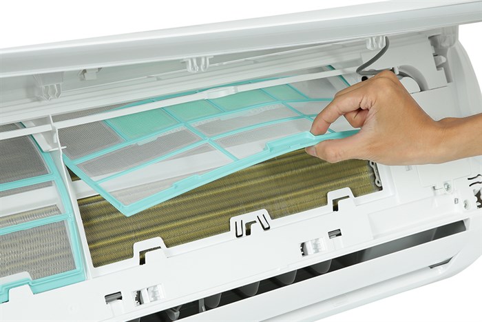 funiki-inverter-2-hp-hic18tmust338-700x467